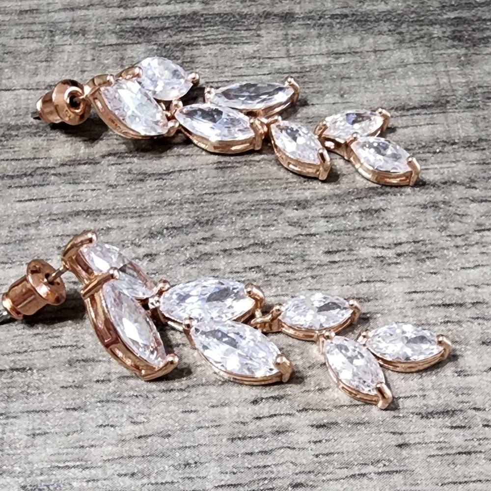 Elegant Rose Gold Crystal Drop Earrings - Picture 3 of 4